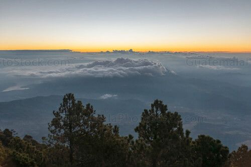 Amanecer sobre el Volcán de Pacaya