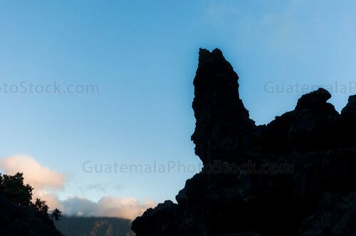 Silueta de los picos de roca en el Cerro Quemado
