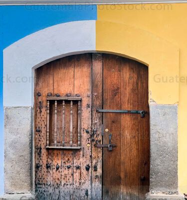 Puerta en la Calle del Arco, Antigua Guatemala