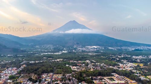 Volcán de Agua y Antigua Guatemala