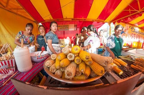 Venta de elotes Feria de Jocotenango