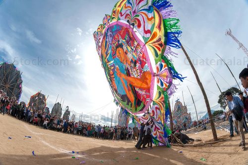 Levantando un Barrilete Gigante