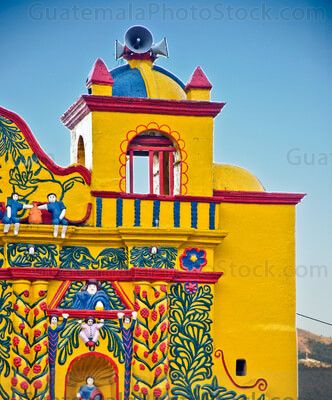 Campanario del Templo de San Andres Xecul