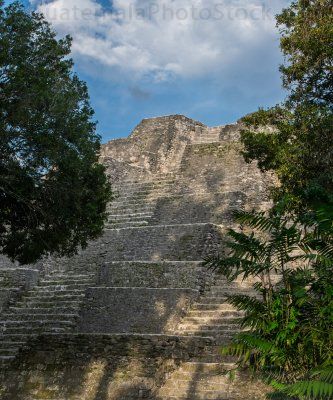 Acropolis Norte de Yaxhá
