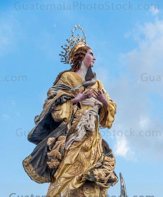Consagrada Imagen de la Inmaculada Concepción