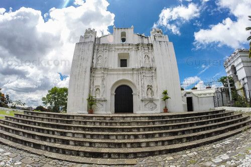 Fachada iglesia del Cerrito del Carmen