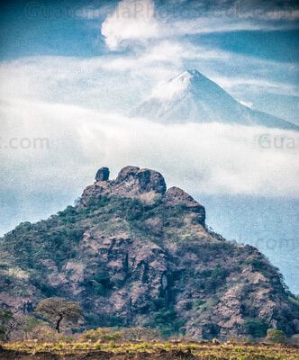 Cerro de Mirandilla y Volcán de Fuego