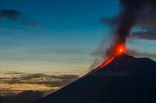 Erupción volcán de fuego