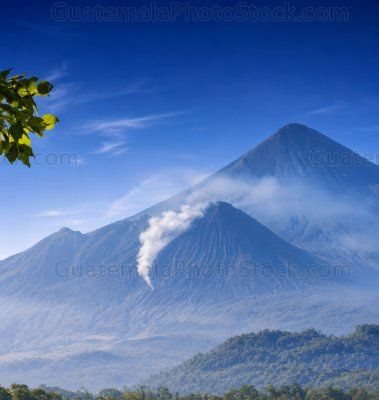 Volcanes Santiaguito y Santa María