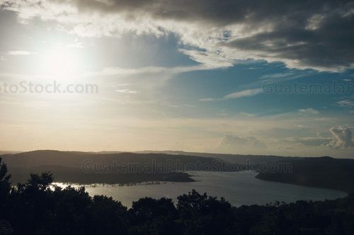 Atardecer desde el templo 312 de Yaxhá