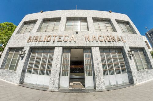 Fachada del edificio de la Biblioteca Nacional