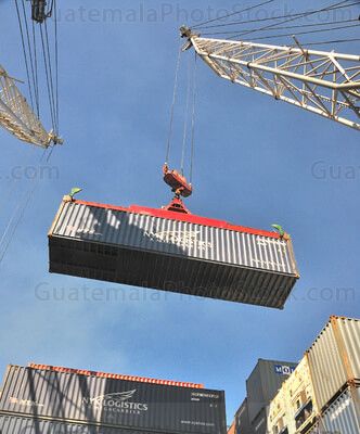 Descargar de contenedores en Puerto Quetzal