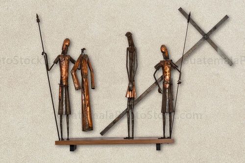 Santo Vía Crucis, Estación X Jesús es despojado de sus vestiduras