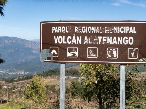 Letrero del Parque Regional Volcán Acatenango