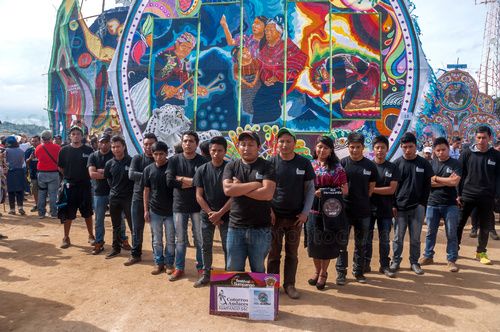 Grupos de artistas que arman Barriletes Gigantes