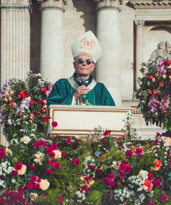 Monseñor Gonzalo de Villa, SJ