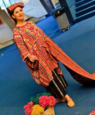 Estampa de mujer con traje típico