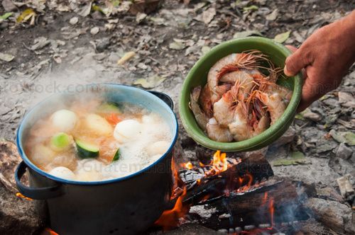 Caldo de mariscos