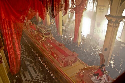 Anda de la Consagrada Imagen del Santo Cristo Yacente