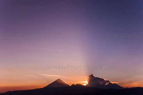 Atardecer sobre la cadena volcánica central