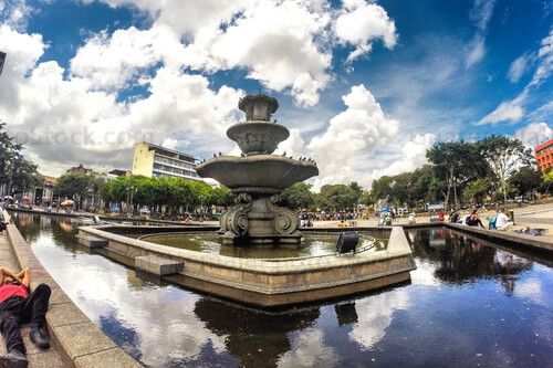 Fuente Luminosa de la Plaza Central