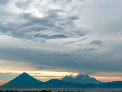 Atardecer sobre la Cadena Volcánica Central