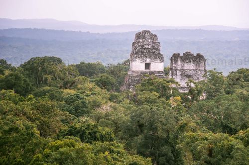 Templo I y II de Tikal