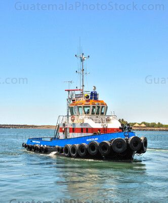 Remolcador en Puerto Quetzal