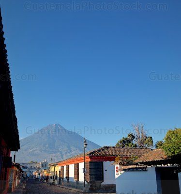 Amanecer en la Antigua Guatemala