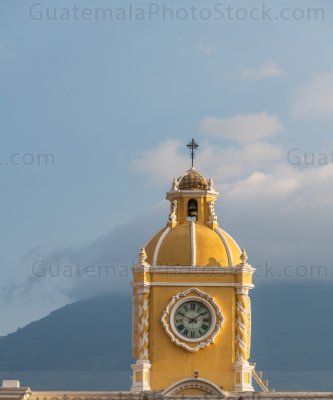 Reloj del Arco de Santa Catalina