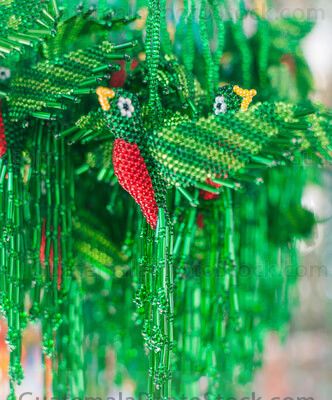 Quetzales de mostacilla