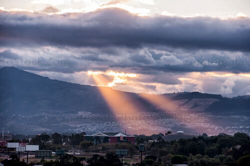 Rayos de sol del atardecer