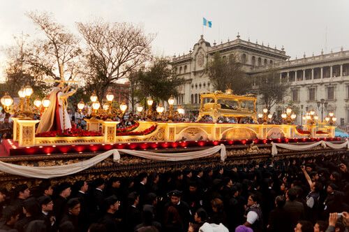 Cortejo procesional de la Consagrada Imagen del Señor Sepultado