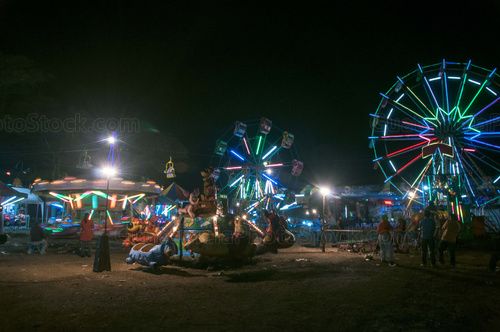 Juegos mecanicos en feria patronal