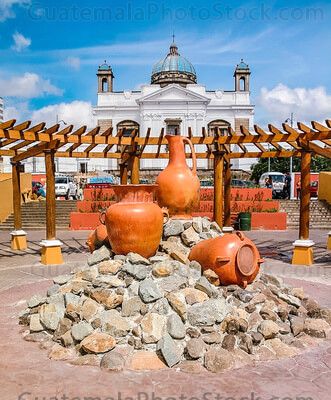 Plaza sobre el Mercado Central