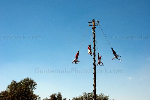 Voladores de Papantla, Teotihuacan, MX