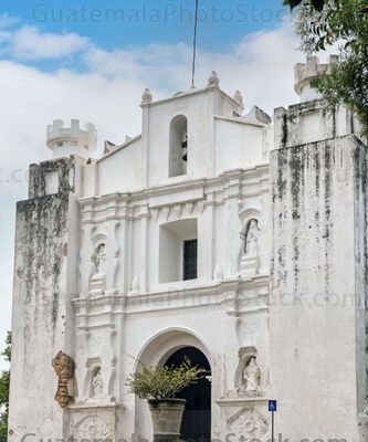 Fachada del Santuario de la Virgen del Cerrito del Carmen