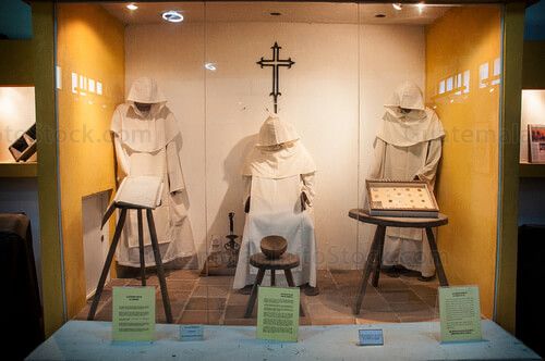 Trajes de monjes dominicos