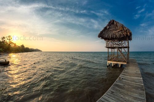 Atardecer en la Playa Quehueche, Livingston, Izabal