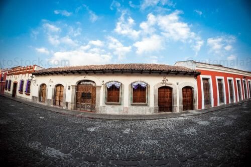 Casas coloniales de la calle del arco