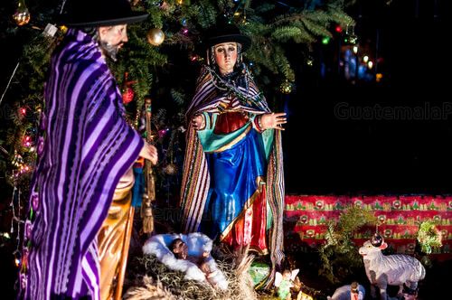 Nacimiento en templo católico de Zunil