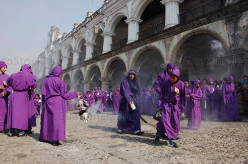 Curucuchos en Antigua Guatemala