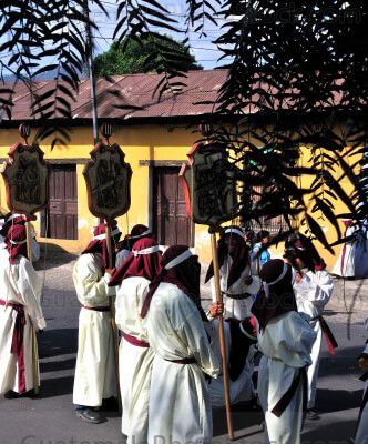 Pasos y Estandartes
